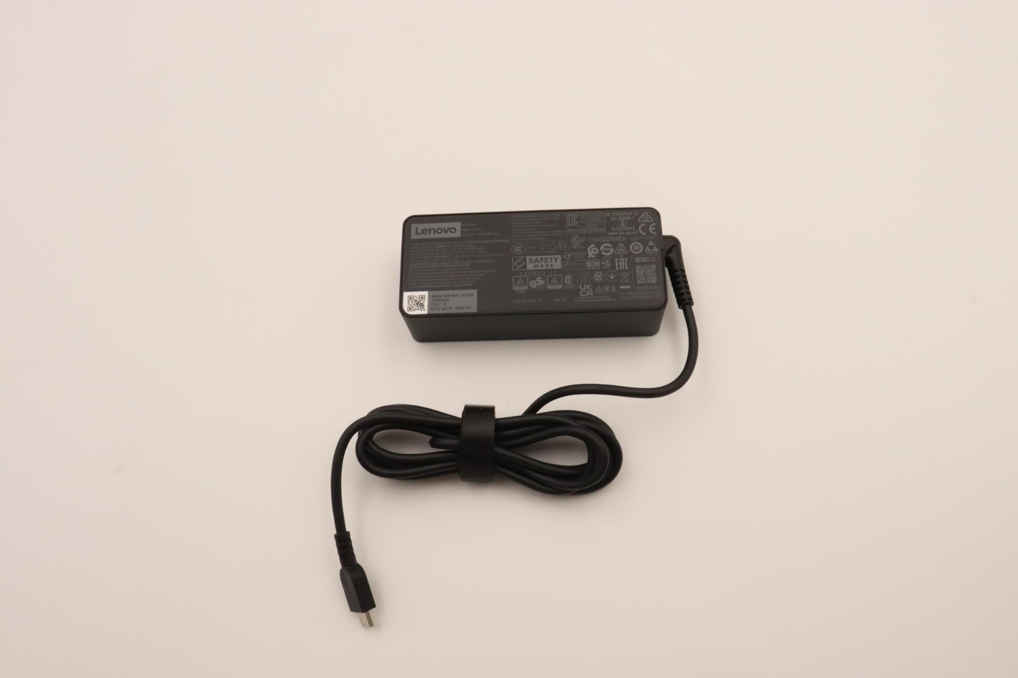 Lenovo 5A10W86250 power adapter/inverter Indoor 65 W Black