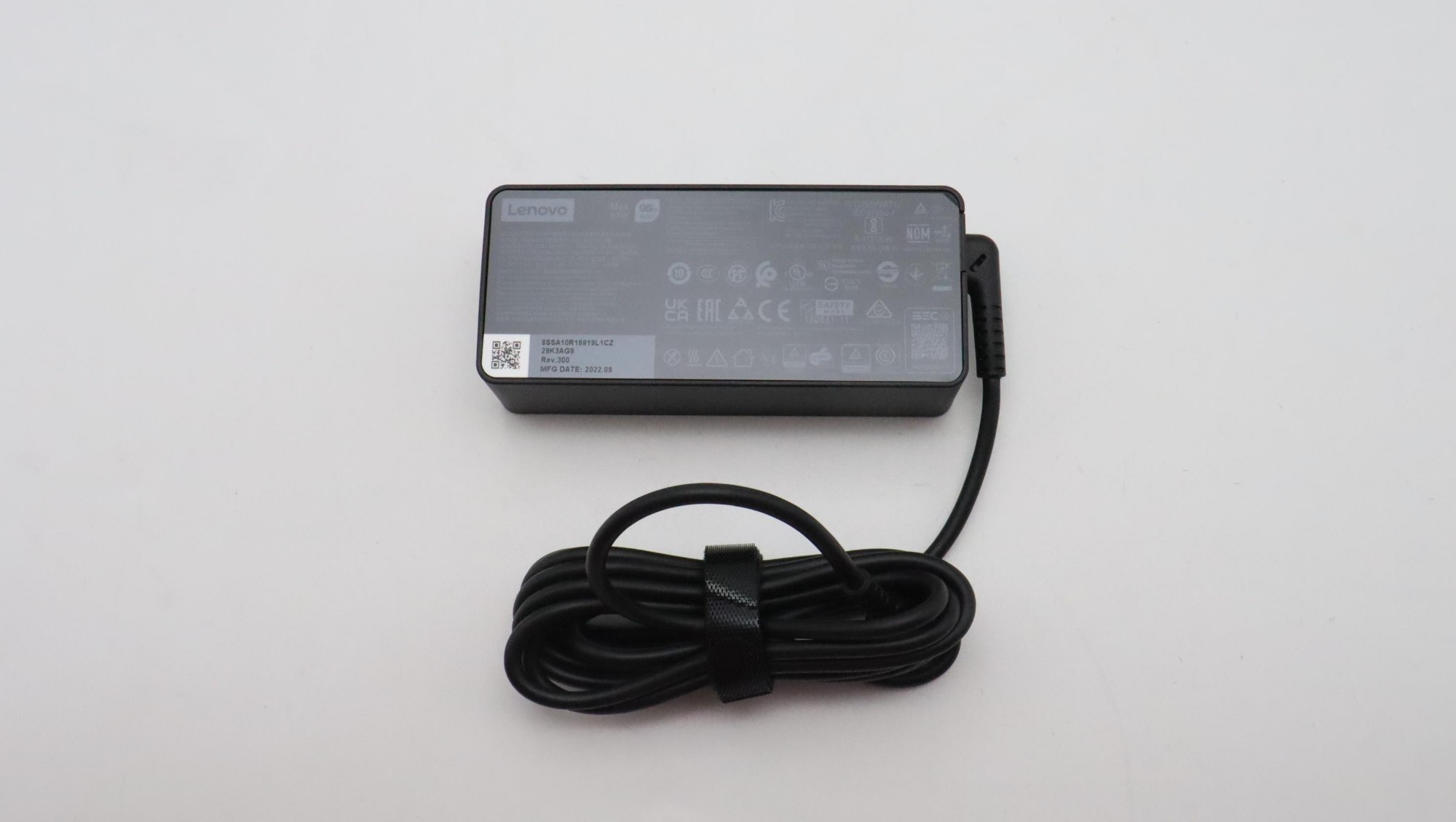 Lenovo 5A10W86252 power adapter/inverter Indoor 65 W Black